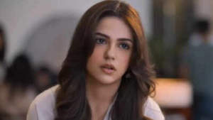 Aneet Padda of 'Saiyaara' Fame Lands Lead in Maneesh Sharma's Upcoming Romantic Drama
Hoặc:
'Saiyaara' Breakout Aneet Padda to Star in New Romantic Film Helmed by Maneesh Sharma
