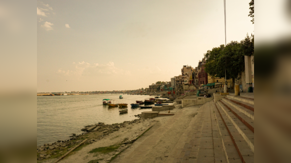 Julia Roberts meditating in Eat, Pray, Love, India