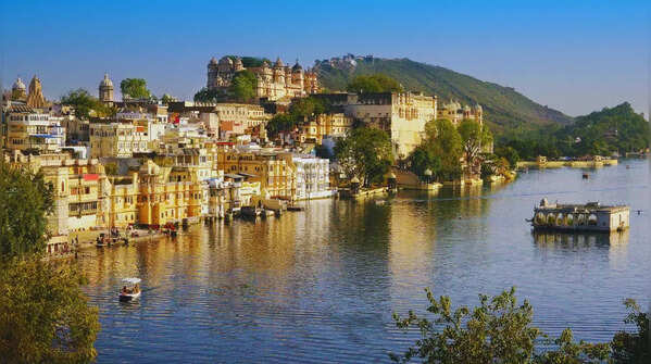 Udaipur: The enchanting city of lakes.