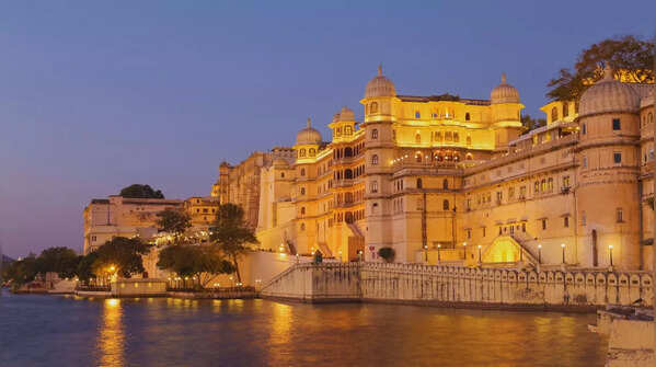 A mesmerizing view of Udaipur's serene beauty