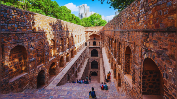 Eerie atmosphere of Agrasen Ki Baoli in New Delhi