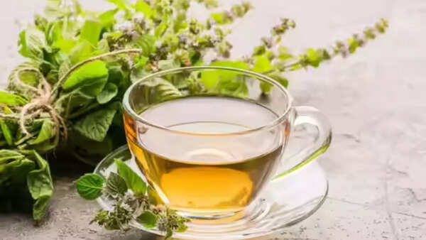 Aromatic lemon balm tea