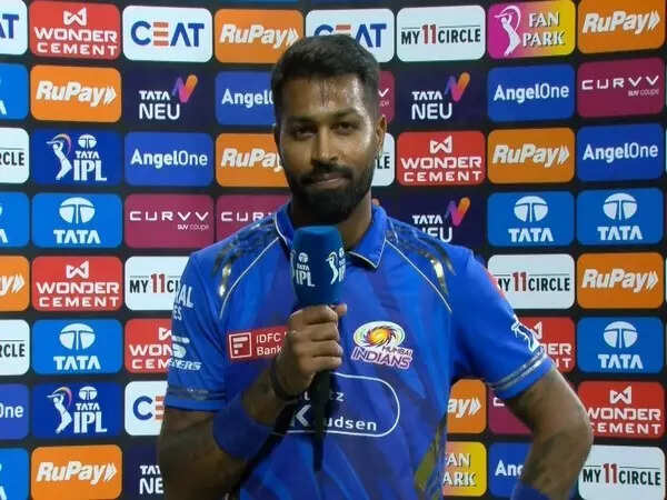 Esha Gupta clarifies the rumors of dating Hardik Pandya