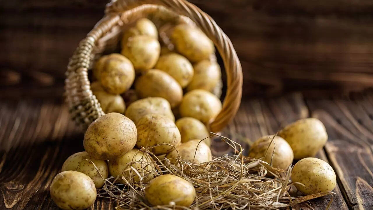 5 simple ways to spot fake potatoes